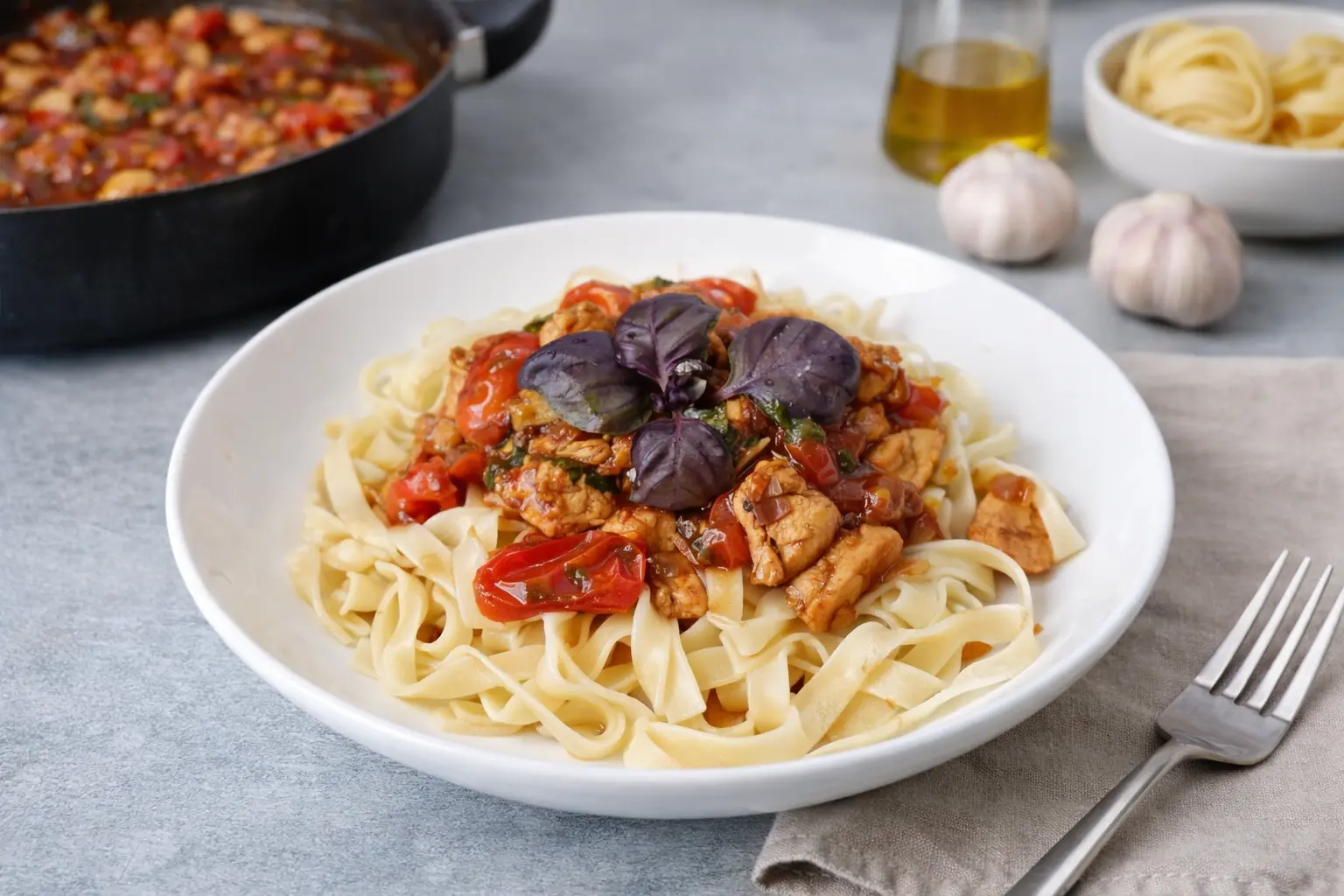 Healthy Balsamic Chicken Tagliatelle with Tomatoes and Basil
