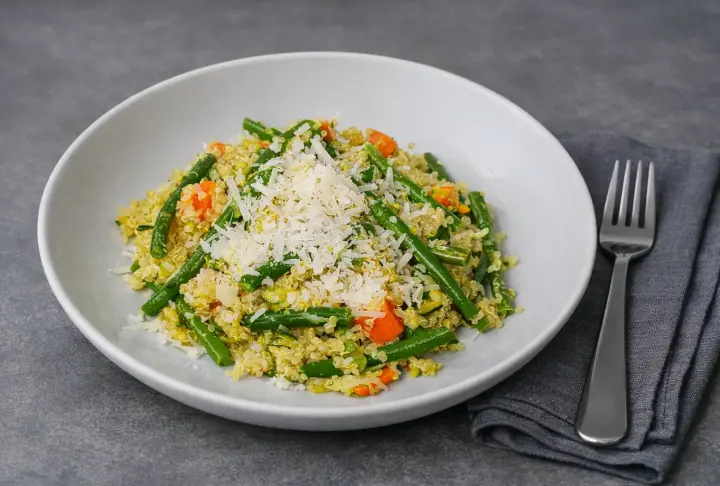 Light Quinoa Dinner with Vegetables and Pecorino
