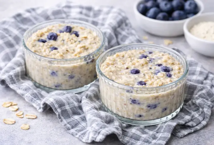 High-protein Blueberry Oat Pots